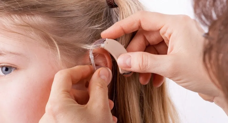 【凯霖百科】了解助听器的清洁与保养，让听力勃发生机！